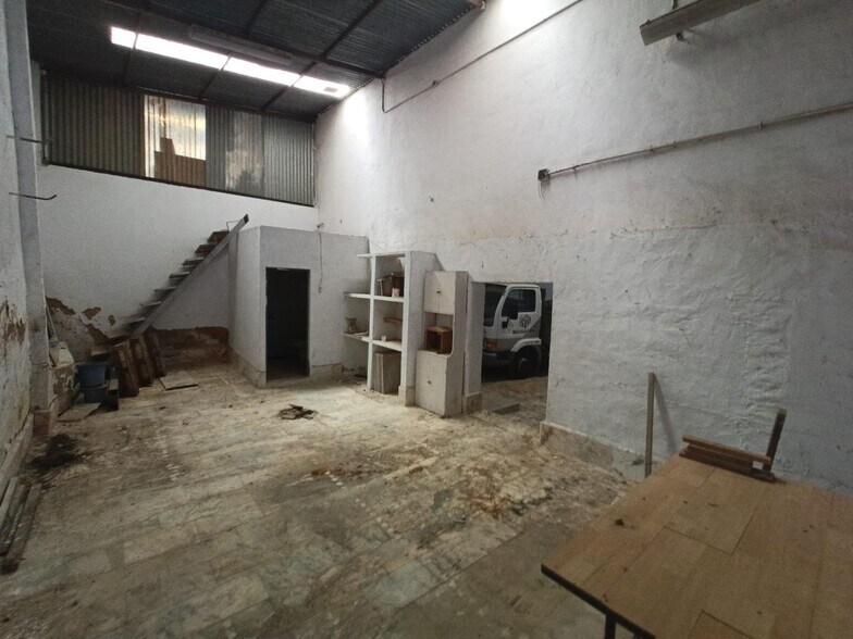 Nave en Cáceres en venta - Foto del edificio - Imagen 2 de 8