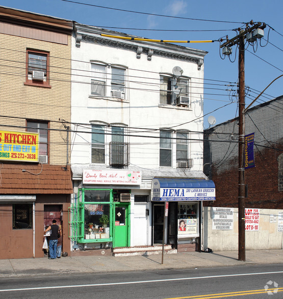 53 Victory Blvd, Staten Island, NY en venta - Foto principal - Imagen 1 de 2