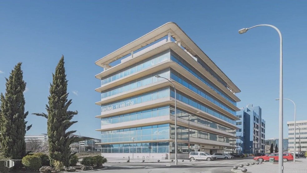 Avenida Sur de Barajas, 20, Madrid, Madrid en alquiler - Vídeo de anuncio comercial - Imagen 2 de 23