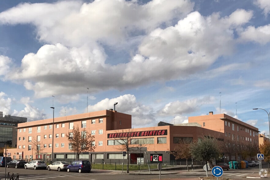 Avenida de Velázquez, 2, Rivas-Vaciamadrid, Madrid en venta - Foto del edificio - Imagen 2 de 2