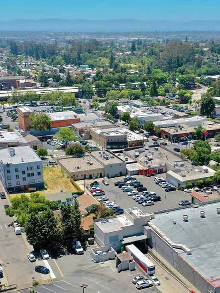 3510-3550 Fruitvale Ave, Oakland, CA en alquiler - Foto del edificio - Imagen 2 de 21