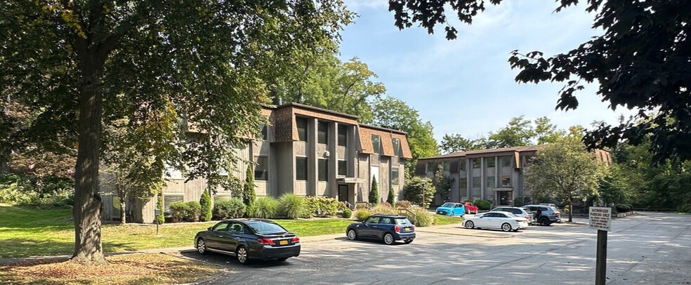 640 Kreag Rd, Pittsford, NY en alquiler - Foto del edificio - Imagen 2 de 16