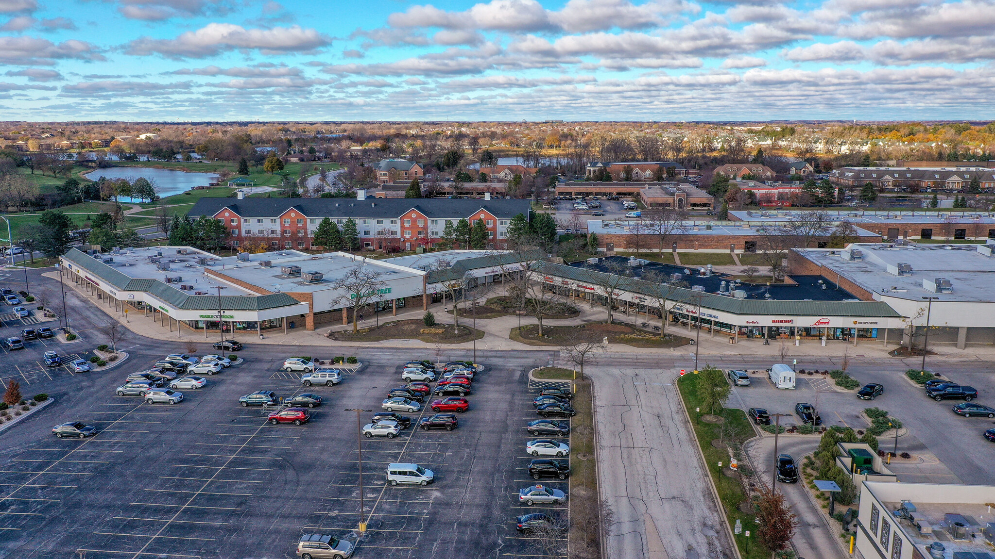 220-290 Hawthorn Rd, Vernon Hills, IL en alquiler Foto del edificio- Imagen 1 de 8