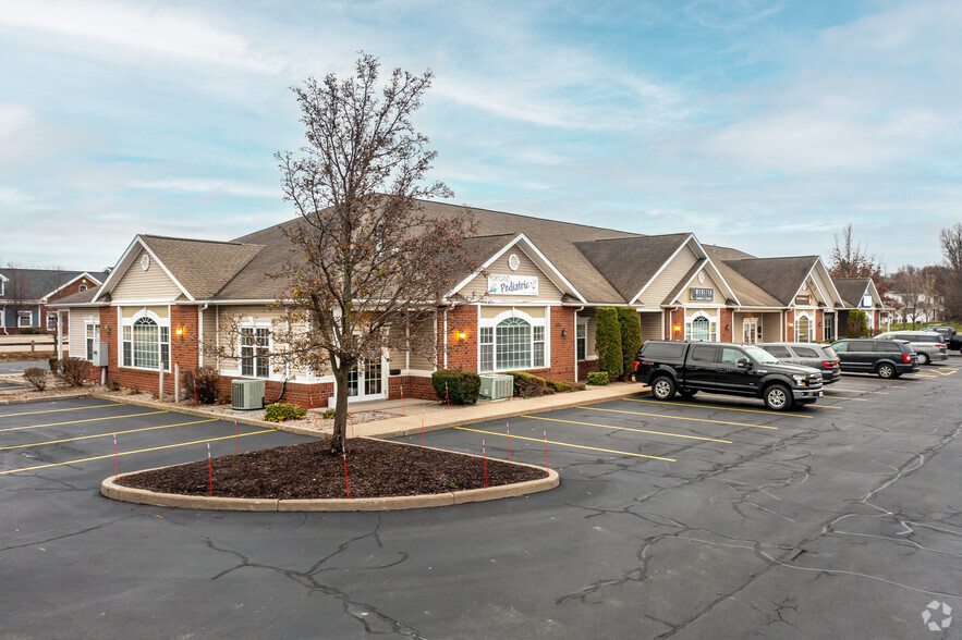 1120-1150 CROSSPOINTE Ln, Webster, NY en alquiler - Foto del edificio - Imagen 1 de 5