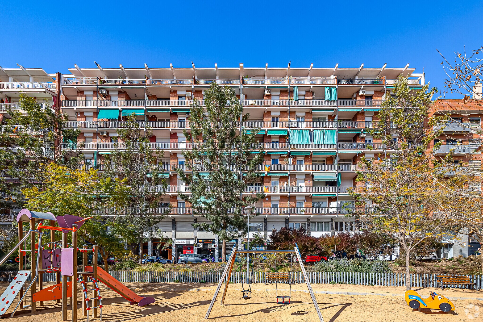 Carrer de Violant d'Hongria Reina d'Aragó, 117, Barcelona, Barcelona en venta Foto principal- Imagen 1 de 1