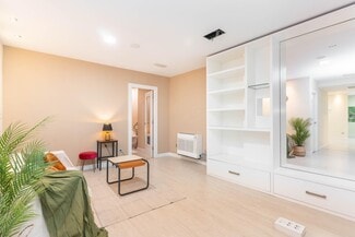 Más detalles de Calle Nueve de Mayo, 3, Oviedo - Oficina en venta