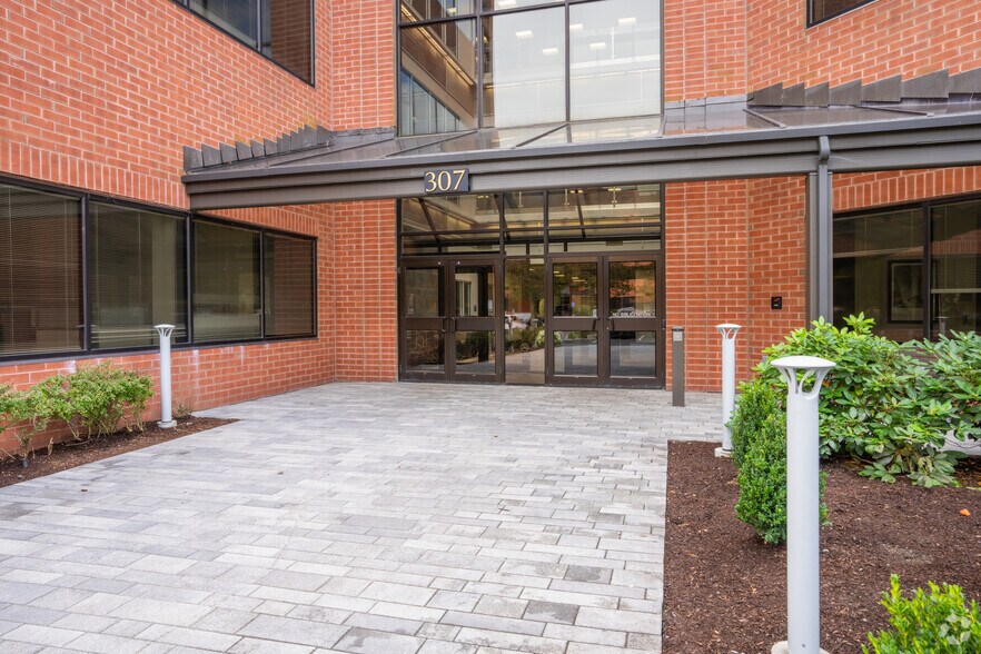 307 Waverley Oaks Rd, Waltham, MA en alquiler - Foto del edificio - Imagen 3 de 8