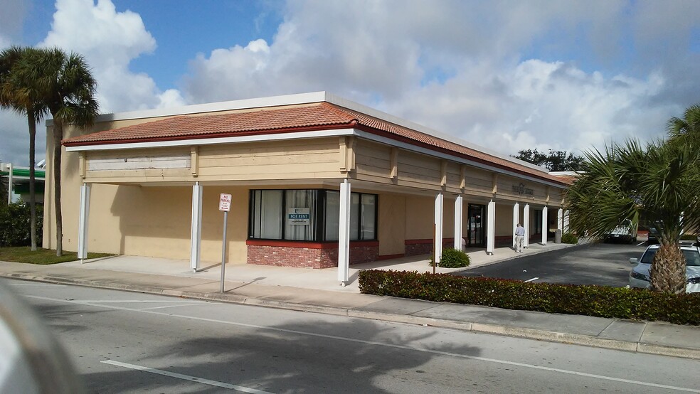 601-623 E Atlantic Blvd, Pompano Beach, FL en alquiler - Foto del edificio - Imagen 1 de 17