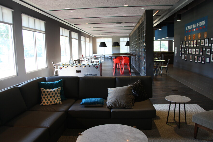 215 Benefitfocus Way, Daniel Island, SC en alquiler - Foto del interior - Imagen 2 de 12