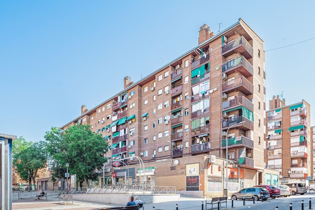 Más detalles de Calle Del Puerto De Galapagar, 6-10, Madrid - Local en alquiler