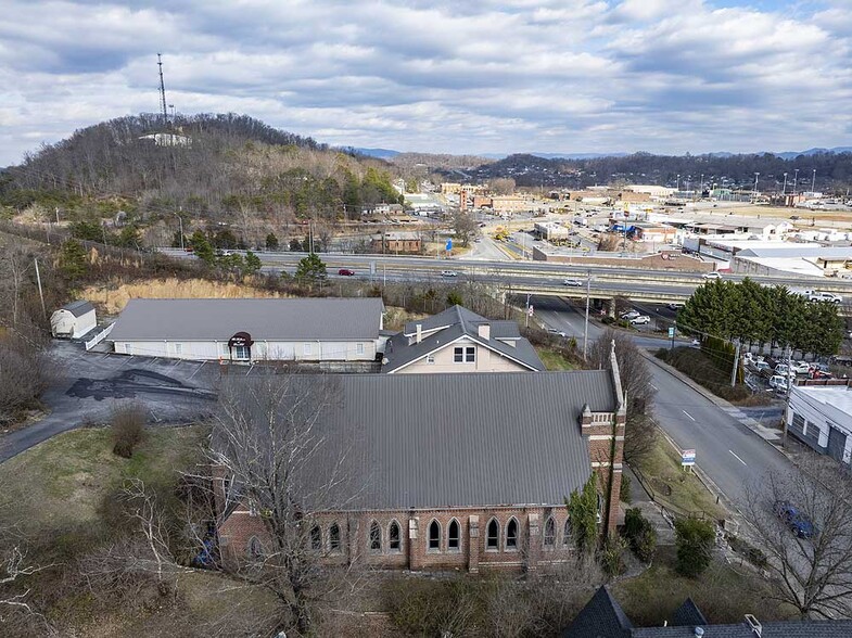 223 E Market St, Johnson City, TN en venta - Foto del edificio - Imagen 2 de 33