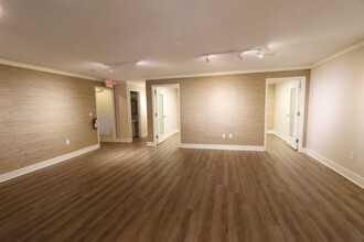 955 W Wade Hampton Blvd, Greer, SC en alquiler Foto del interior- Imagen 2 de 7