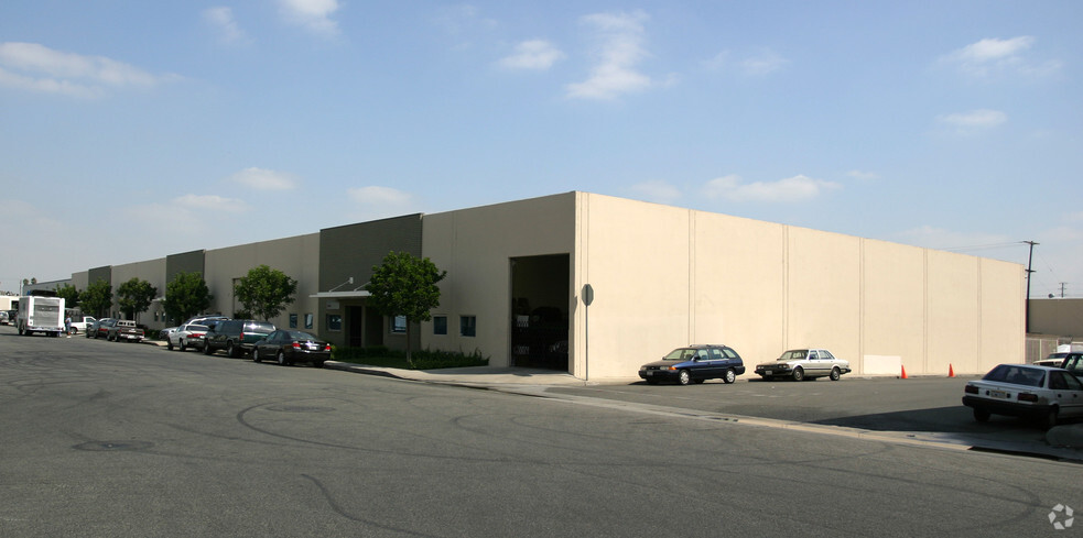 15340-15362 Texaco Ave, Paramount, CA en alquiler - Foto del edificio - Imagen 2 de 3