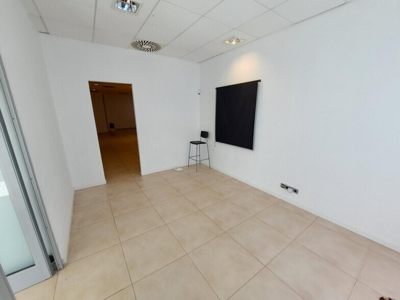 Local en Carcaixent en venta - Foto del edificio - Imagen 2 de 11