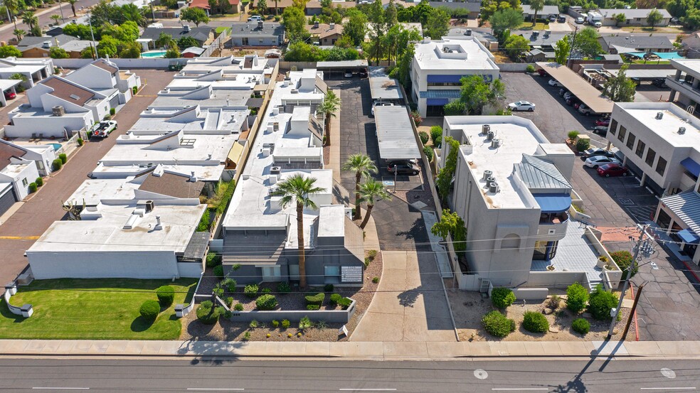 7325 N 16th St, Phoenix, AZ en alquiler - Foto del edificio - Imagen 2 de 2