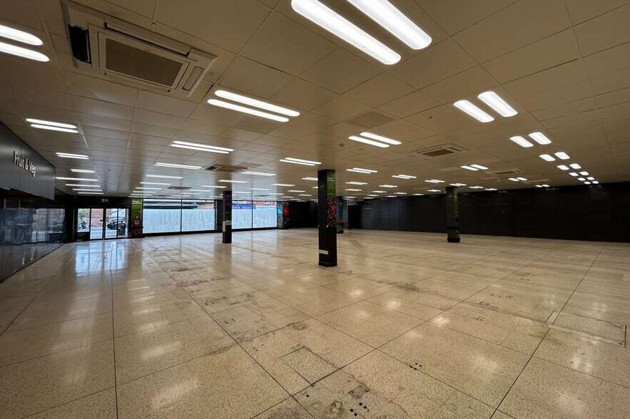 51-53 Chester Rd W, Deeside en venta - Foto del edificio - Imagen 2 de 4