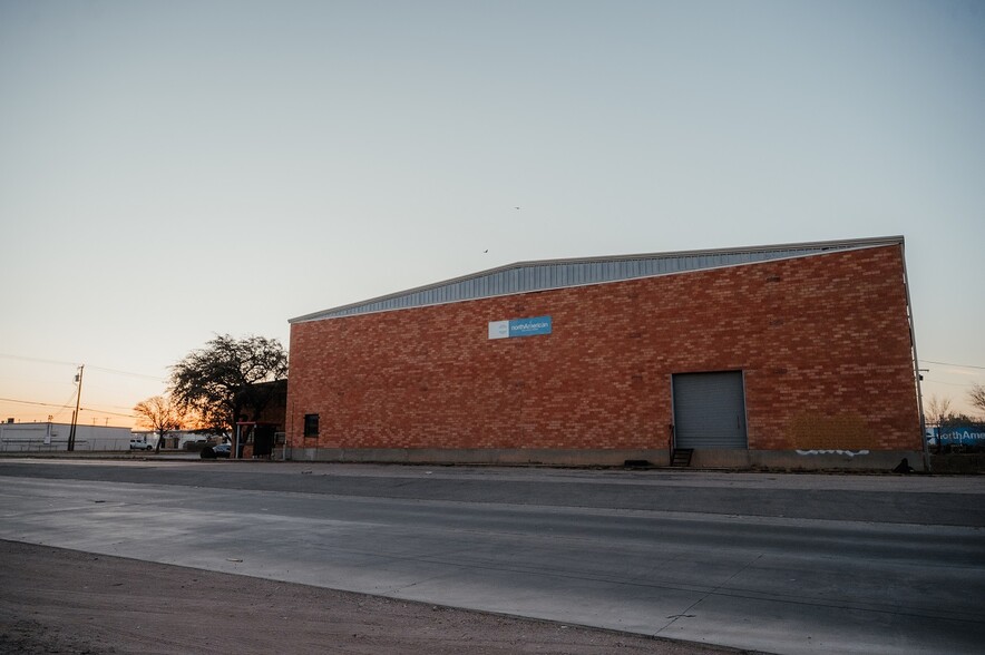 3411 W Industrial Ave, Midland, TX en venta - Foto del edificio - Imagen 3 de 10