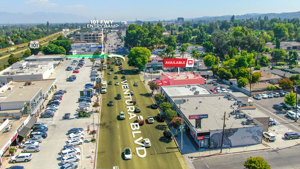 19200 Ventura Blvd, Tarzana, CA en alquiler - Vista aérea - Imagen 2 de 7