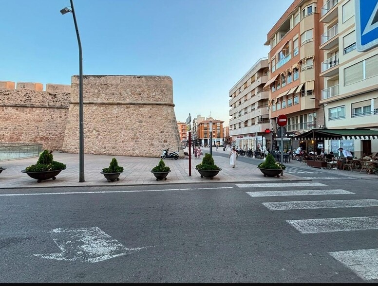 Local en Santa Pola, Alicante en alquiler - Foto del edificio - Imagen 2 de 2