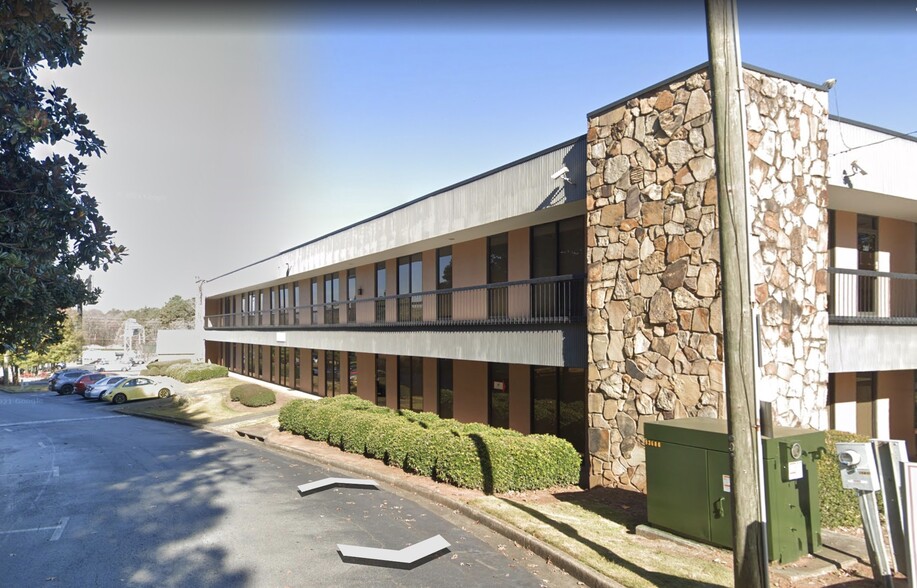 6735 Peachtree Industrial Blvd, Doraville, GA en alquiler - Foto del edificio - Imagen 1 de 5