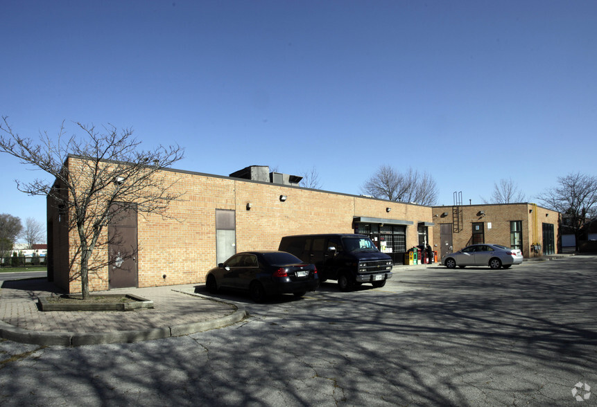 900 Middlefield Rd, Toronto, ON en venta - Foto del edificio - Imagen 3 de 3