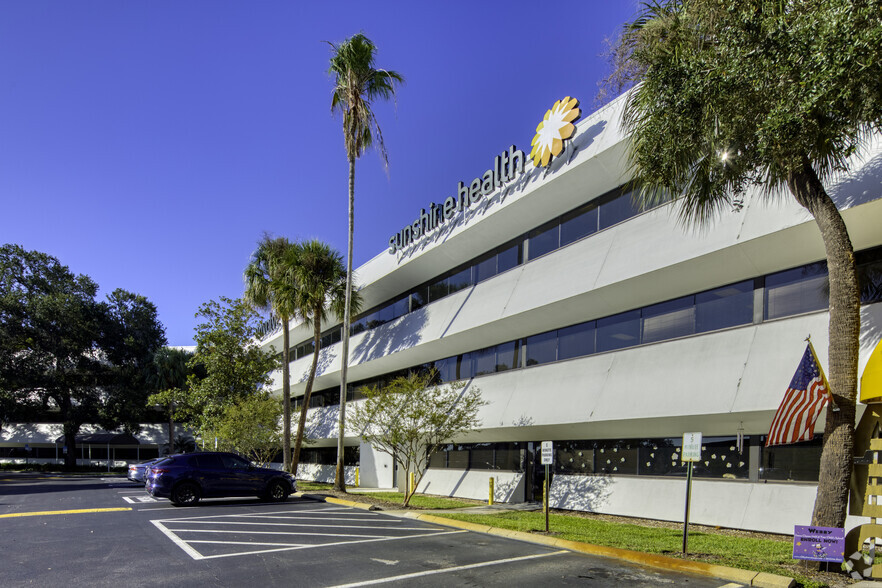 5130 Eisenhower Blvd, Tampa, FL en alquiler - Foto del edificio - Imagen 3 de 13