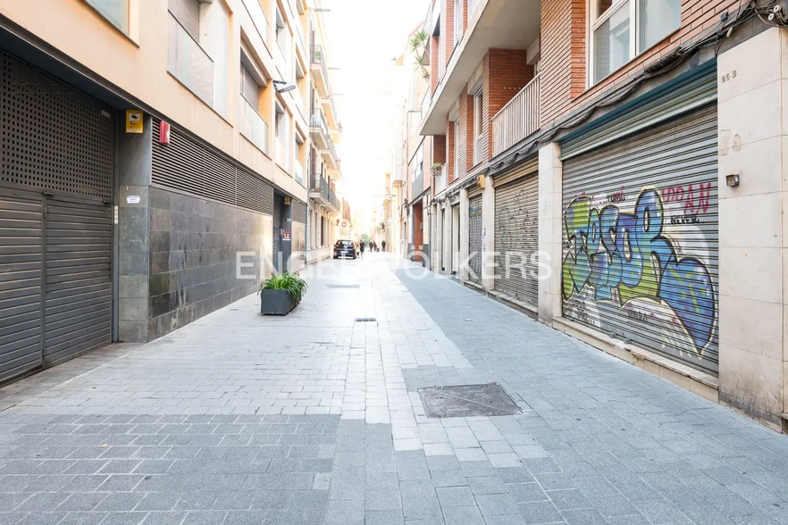 Edificio residencial en Barcelona, Barcelona en venta - Foto del edificio - Imagen 3 de 3