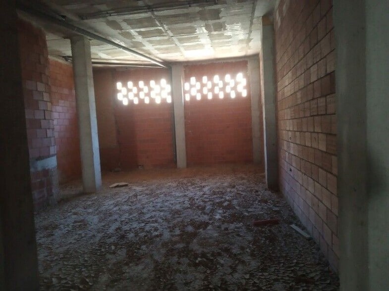 Local en Los Alcázares en venta - Foto del interior - Imagen 2 de 10
