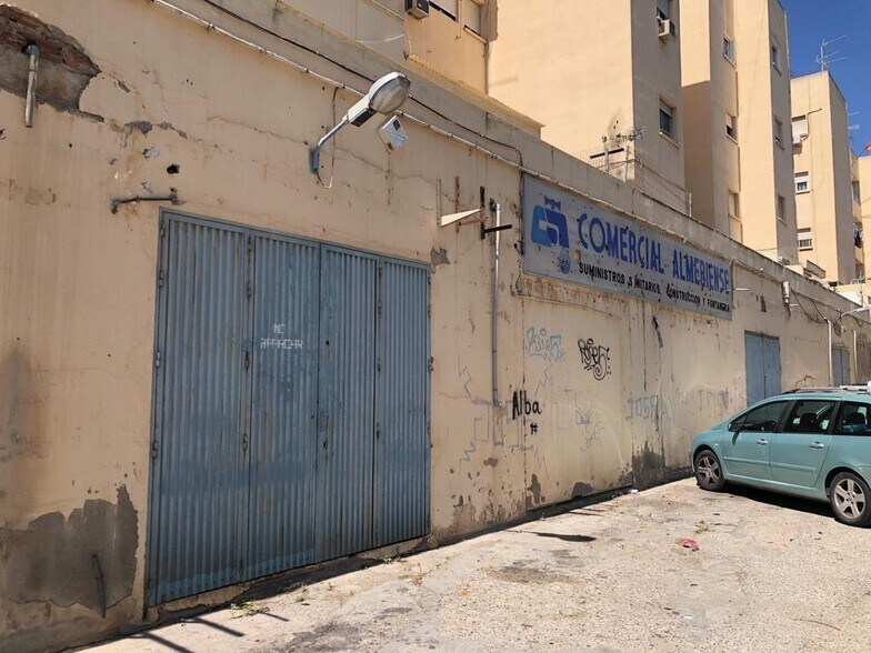 Local en Almería en venta - Foto del edificio - Imagen 1 de 8