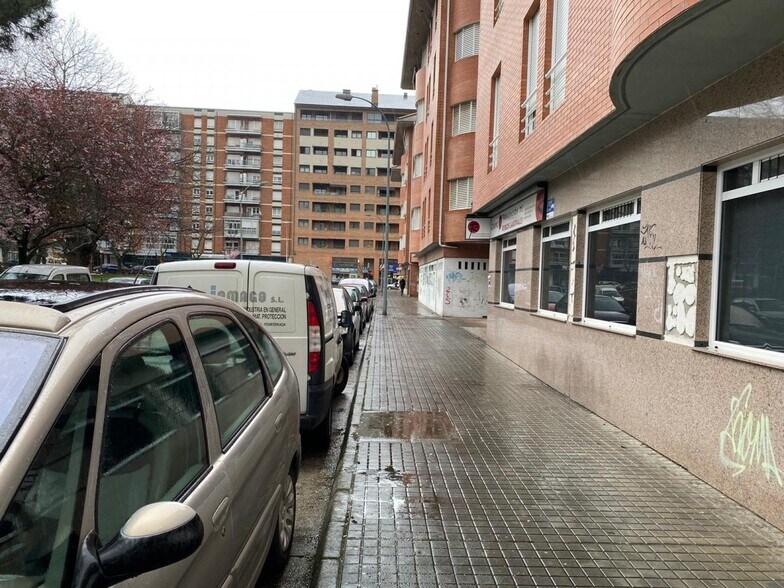 Calle Parque del Temple, 3, Ponferrada, León en venta - Foto del edificio - Imagen 2 de 9