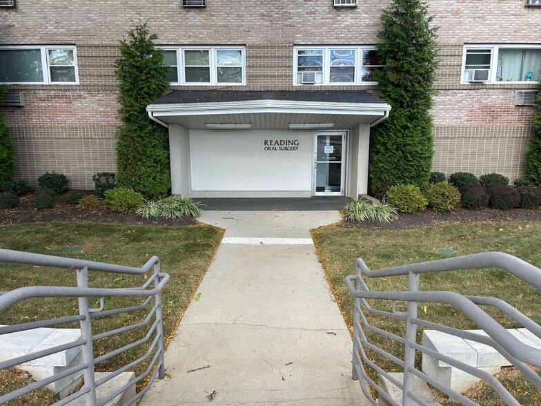 517 E Lancaster Ave, Shillington, PA en alquiler - Foto del edificio - Imagen 3 de 14