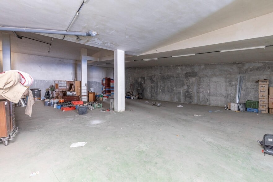 Local en Huétor Vega, Granada en venta - Foto del interior - Imagen 3 de 20