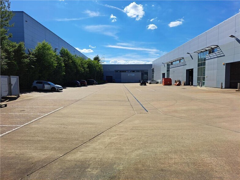 Chippenham Dr, Milton Keynes en alquiler - Foto del edificio - Imagen 3 de 4