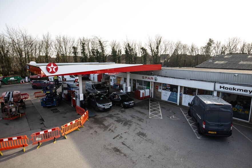 Two commercial properties and warehouse cartera de 2 inmuebles en venta en LoopNet.es - Foto del edificio - Imagen 2 de 7