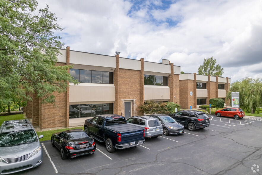 1325 E Kemper Rd, Springdale, OH en alquiler - Foto del edificio - Imagen 3 de 14