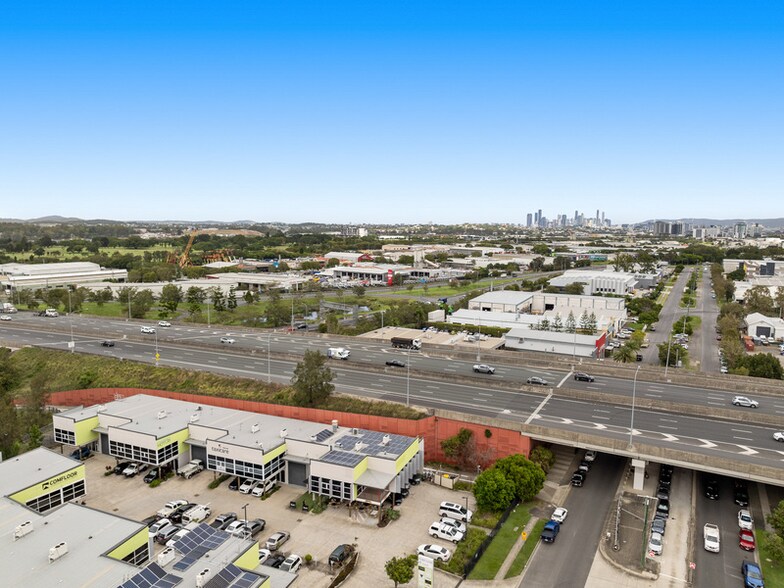41 Lavarack Ave, Eagle Farm en alquiler - Foto del edificio - Imagen 2 de 2