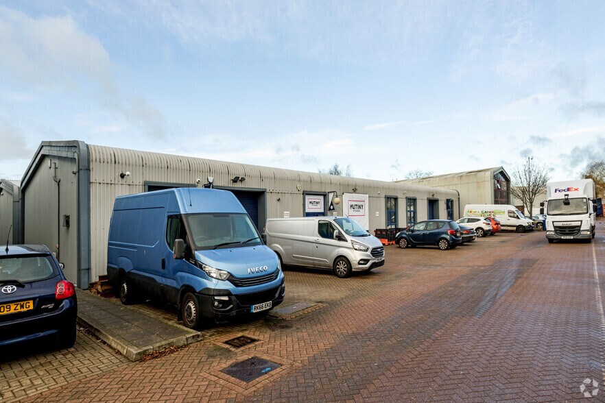 13-15 Boundary Business Court, Mitcham en alquiler - Foto del edificio - Imagen 2 de 4