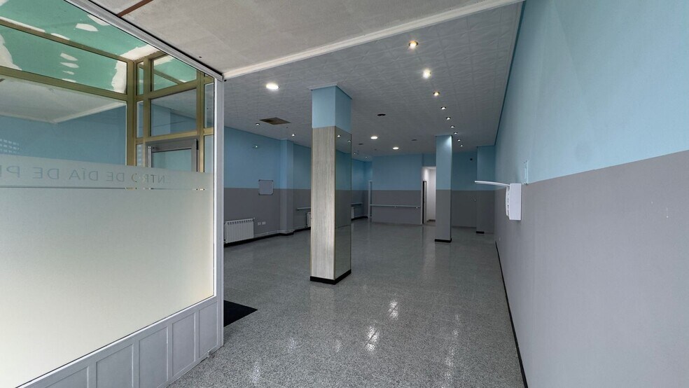 Local en Narón en venta - Foto del edificio - Imagen 2 de 29