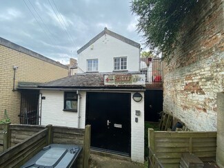 Más detalles de 72-73 High St, Huntingdon - Oficina en venta