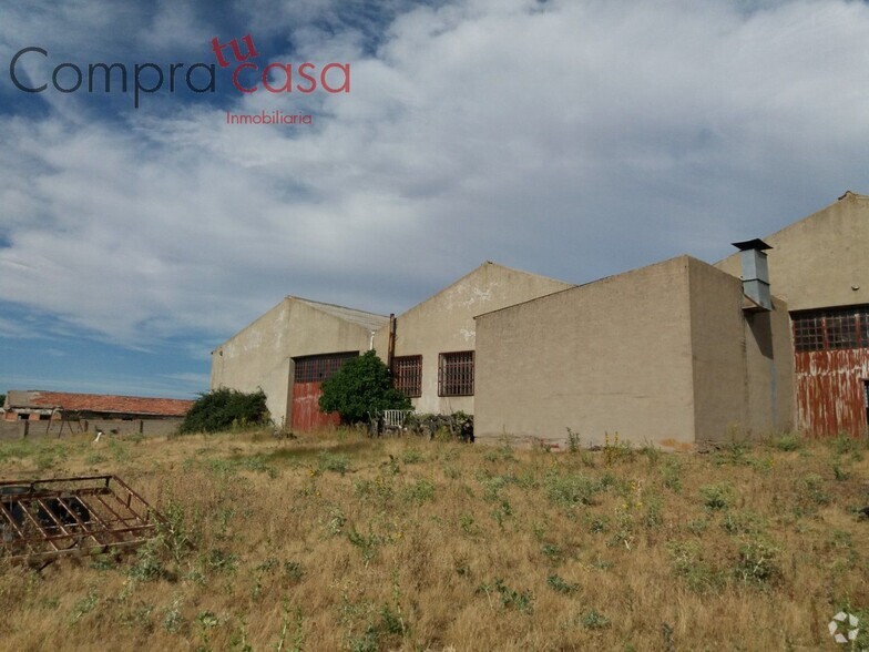 Naves en Cantalejo, Segovia en alquiler - Foto del edificio - Imagen 2 de 10