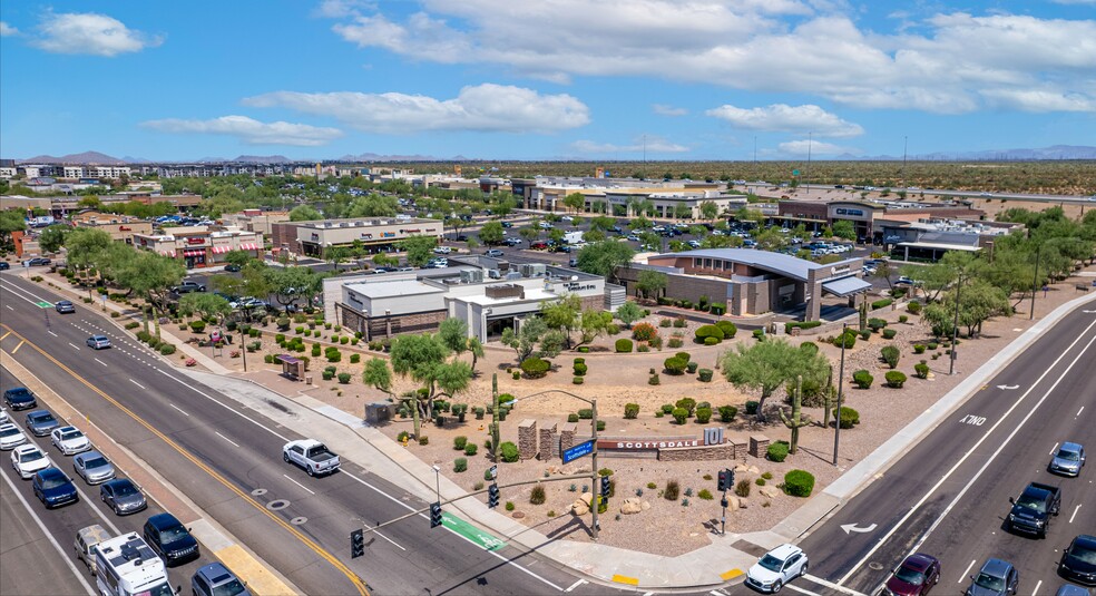 7000 E Mayo Blvd, Phoenix, AZ en alquiler - Foto del edificio - Imagen 3 de 16