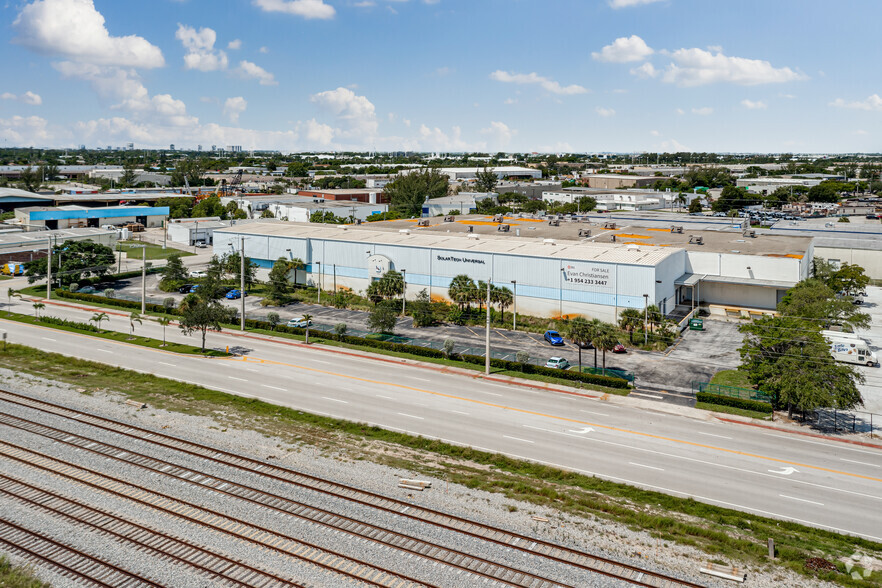 1800 President Barack Obama Hwy, Riviera Beach, FL en alquiler - Vista aérea - Imagen 2 de 10