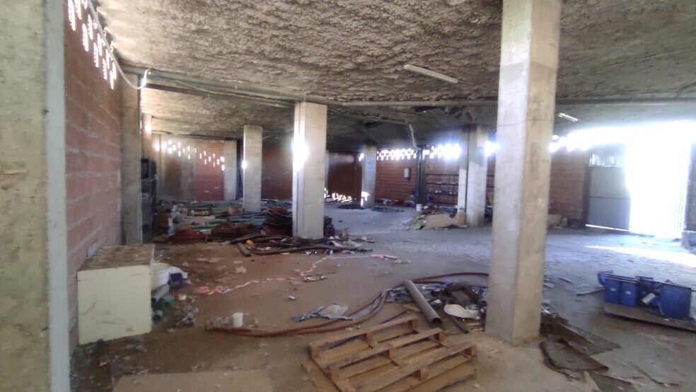 Local en León, León en venta - Foto del edificio - Imagen 2 de 10