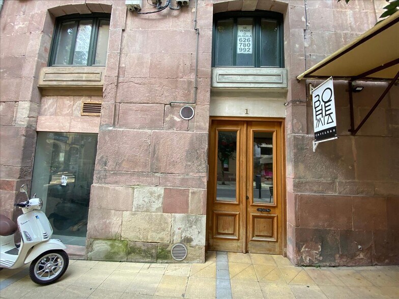 Local en Torrelavega en venta - Foto del edificio - Imagen 2 de 5