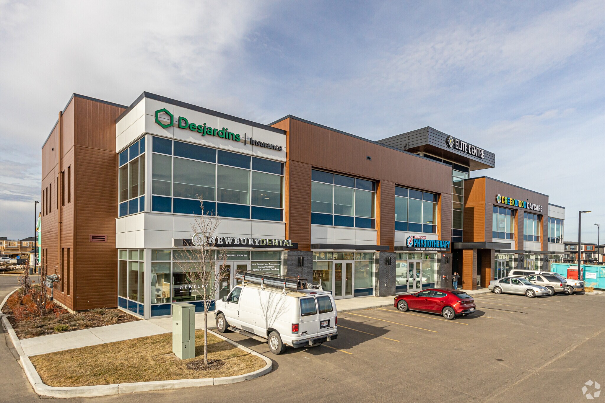 8305 Chappelle Way SW, Edmonton, AB en alquiler Foto del edificio- Imagen 1 de 11