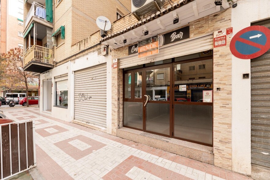 Local en Granada, Granada en venta - Foto del edificio - Imagen 2 de 21