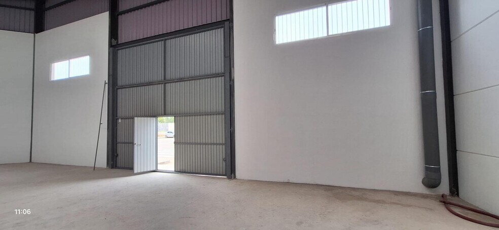 Nave en Alcàsser en alquiler - Foto del interior - Imagen 2 de 6