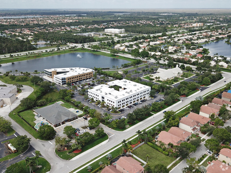 18503 Pines Blvd, Pembroke Pines, FL en alquiler - Vista aérea - Imagen 3 de 13