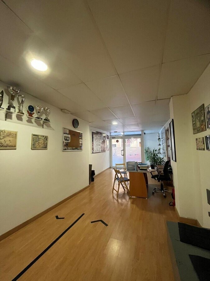 Barcelona, BAR 08026 - - - Foto del interior - Image 1 of 18