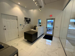 423-425 NW 10th Ter, Hallandale Beach, FL en alquiler Foto del interior- Imagen 2 de 21